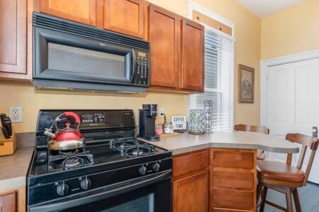 Beautiful Downstairs 1Bed 1Bth Charmer- Pet Friendly Michigan City Esterno foto